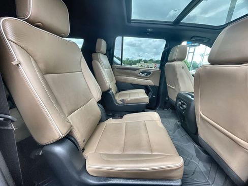 Used 2023 Chevrolet Suburban Premier RWD image 28