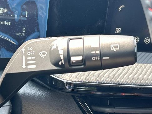 New 2026 Nissan Kicks SR w/ SR Premium Package FWD image 30