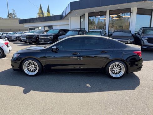 Used 2018 Acura TLX V6 SH-AWD image 2