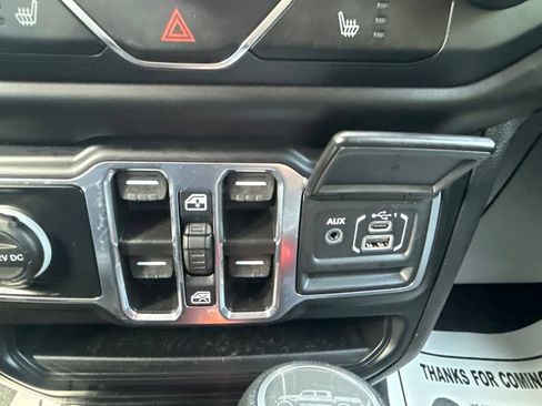 Used 2021 Jeep Gladiator Sport AWD/4WD image 31