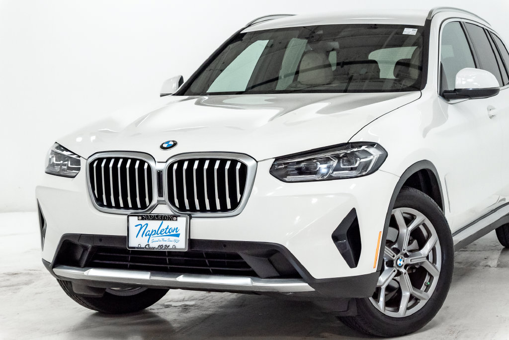 Used 2024 BMW X3 xDrive30i AWD/4WD image 2
