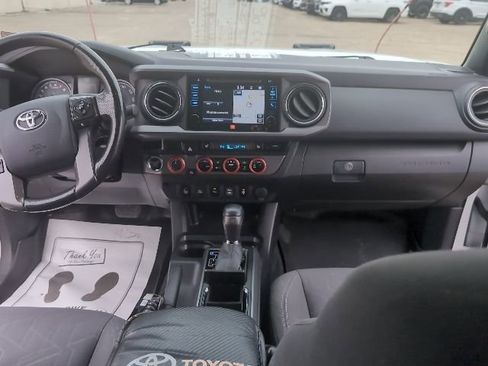 Used 2016 Toyota Tacoma TRD Off-Road image 35