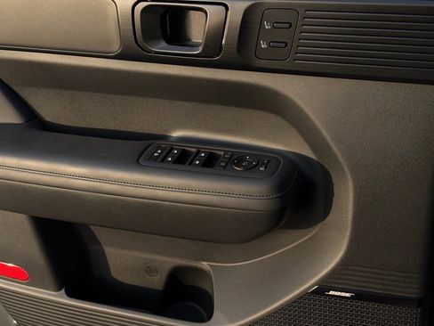 Used 2024 Hyundai Santa Fe Calligraphy image 19