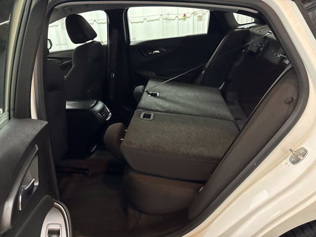 Used 2023 Chevrolet Malibu LT FWD image 12