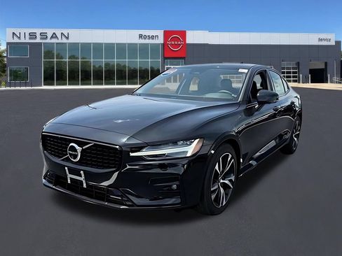 Used 2025 Volvo S60 B5 Plus AWD/4WD image 6