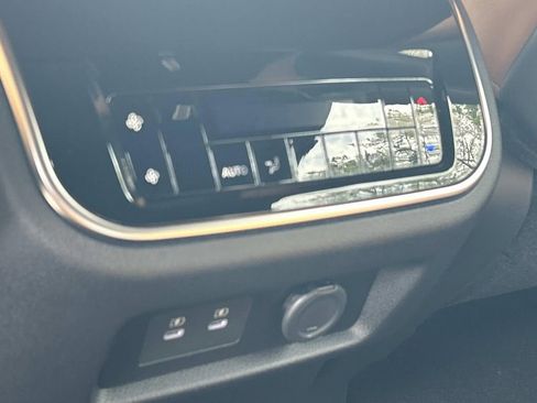 New 2026 Nissan Armada SL w/ Captain's Chari Seat Package AWD/4WD image 22