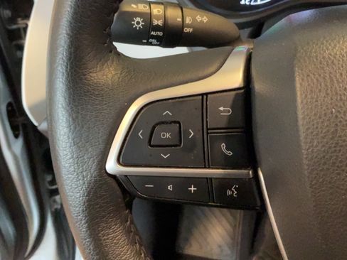 Certified 2025 Toyota Sienna XLE FWD image 18