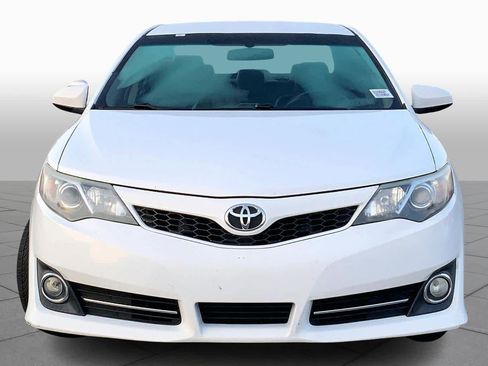 Used 2014 Toyota Camry SE image 4