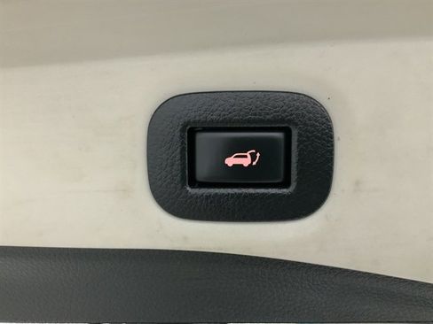 Used 2019 Nissan Rogue SV image 9