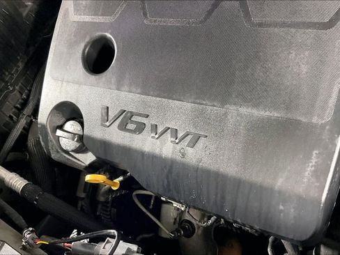 Used 2020 Chevrolet Traverse LS FWD image 42