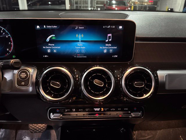 Used 2021 Mercedes-Benz GLB 250 4MATIC image 24