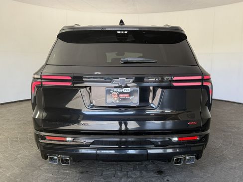 Used 2025 Chevrolet Traverse RS AWD/4WD image 6
