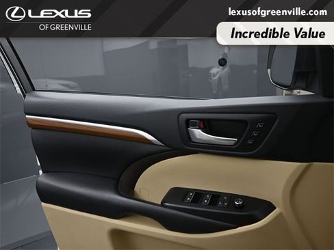 Used 2019 Toyota Highlander Limited image 21