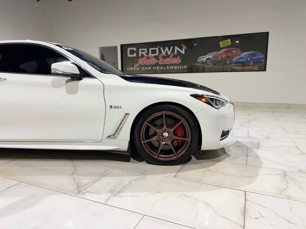 Used 2017 INFINITI Q60 Red Sport 400 RWD image 5