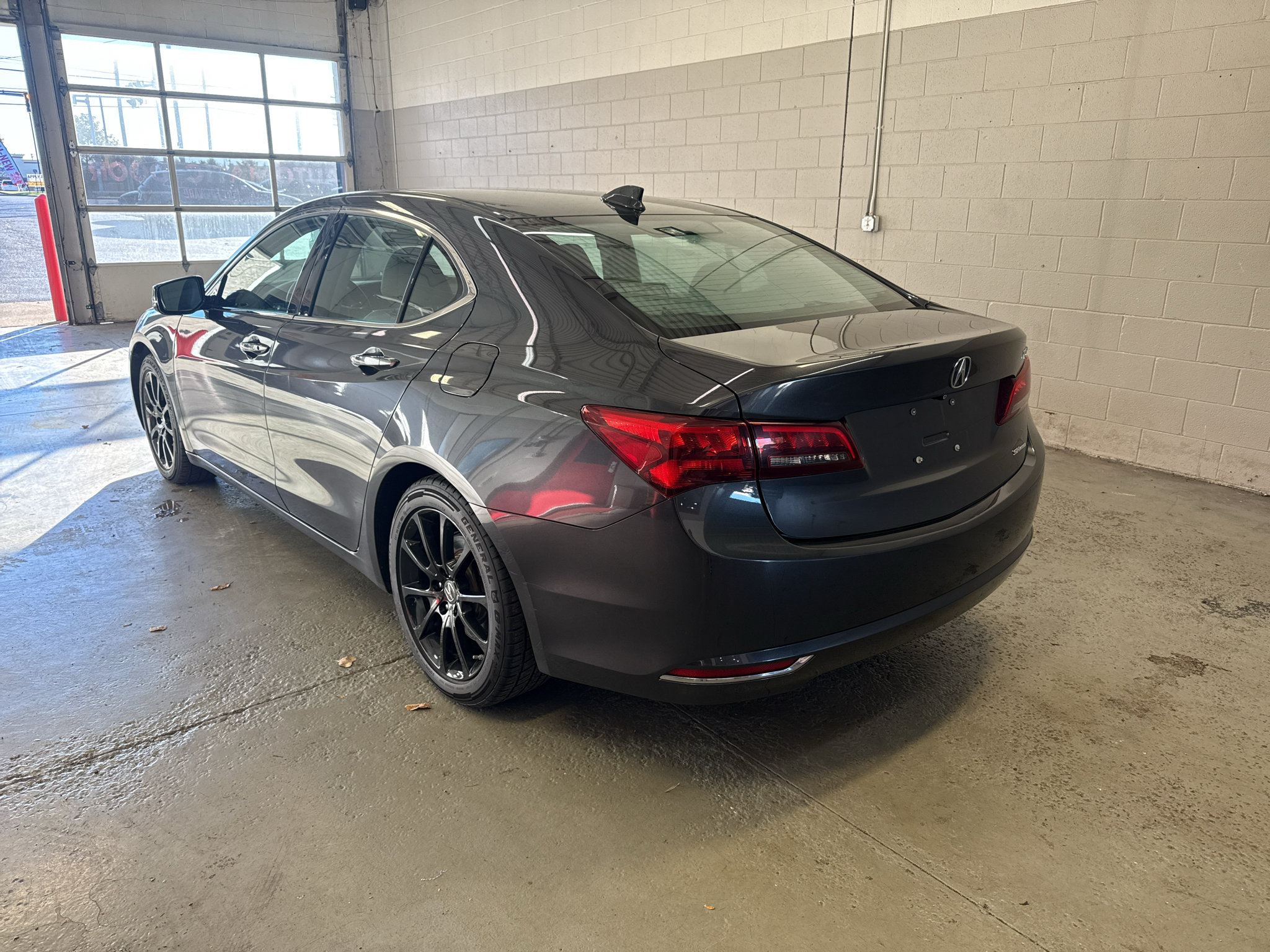 Used 2015 Acura TLX w/ Technology Package AWD/4WD image 5
