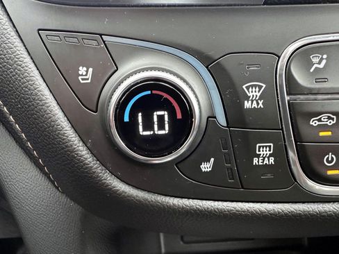 Used 2021 Chevrolet Equinox Premier AWD/4WD image 25