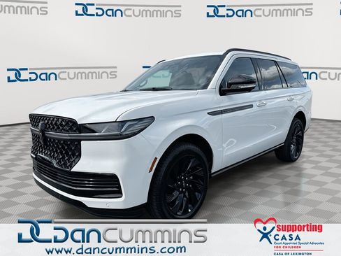 New 2026 Lincoln Navigator Reserve w/ Jet Appearance Package AWD/4WD image 1