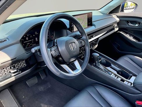 Used 2024 Honda Accord Touring image 12