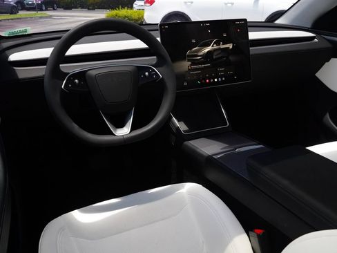 Used 2026 Tesla Model Y AWD image 21