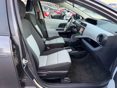 Used 2012 Toyota Prius C Three image 7
