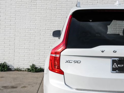 Used 2017 Volvo XC90 T6 Momentum w/ Vision Package image 53