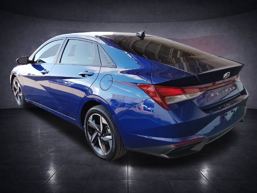 Used 2023 Hyundai Elantra SEL w/ Convenience Package FWD image 3