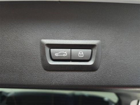 Used 2025 BMW X3 xDrive30i w/ Premium Package image 16