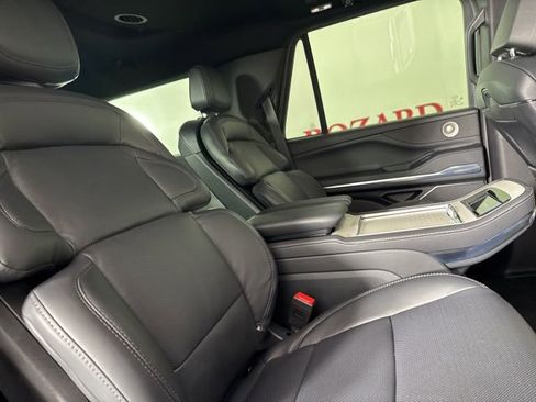 New 2025 Lincoln Navigator Reserve w/ Jet Appearance Package image 24