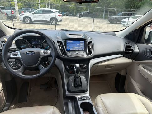 Used 2016 Ford Escape SE w/ SE Leather Comfort Package FWD image 8