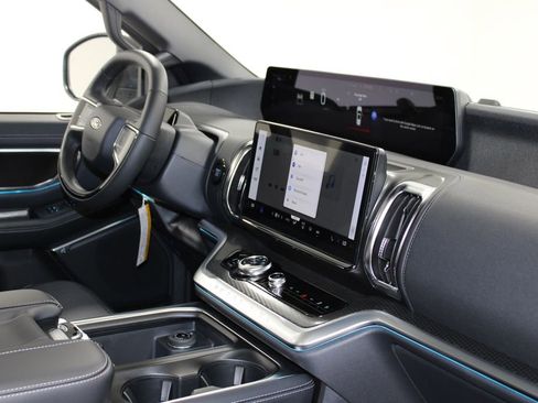 New 2025 Ford Expedition Platinum w/ Stealth Performance Package image 33