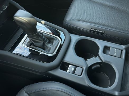 Used 2025 Subaru Forester Limited image 17