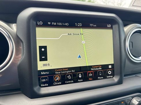 Used 2022 Jeep Wrangler Unlimited Sahara w/ Cold Weather Group AWD/4WD image 15