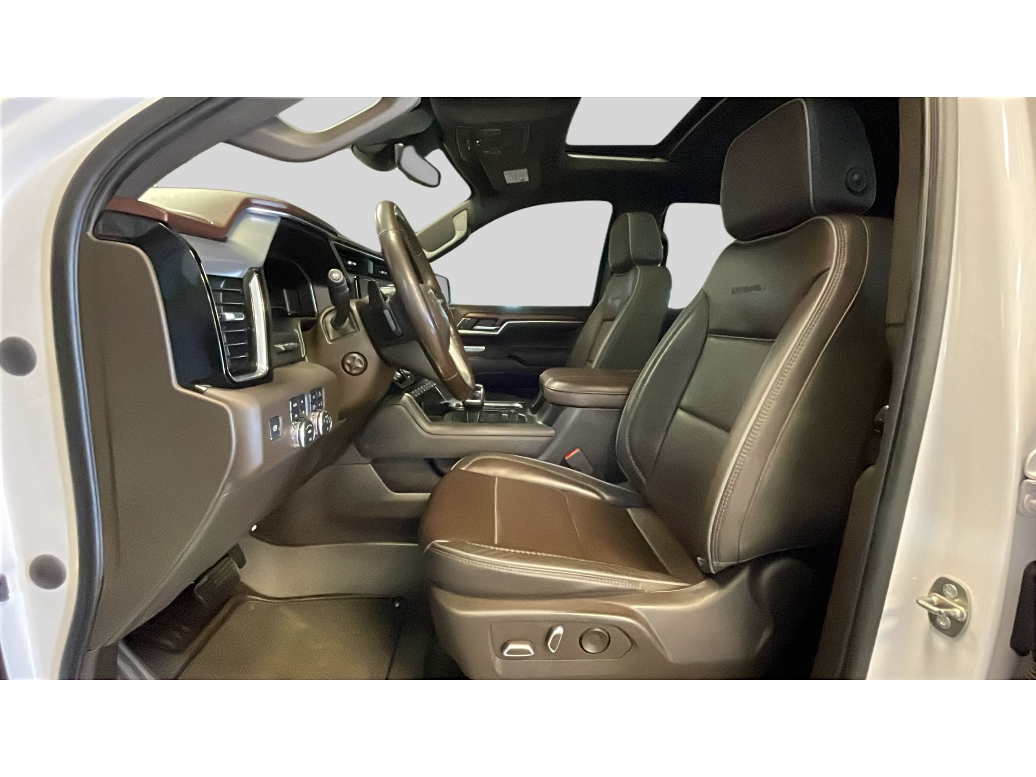 Used 2023 GMC Sierra 1500 Denali w/ Denali Reserve Package AWD/4WD image 11