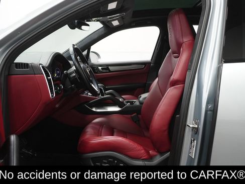 Used 2022 Porsche Cayenne Turbo S image 2