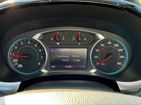Used 2021 Chevrolet Traverse LT FWD image 15