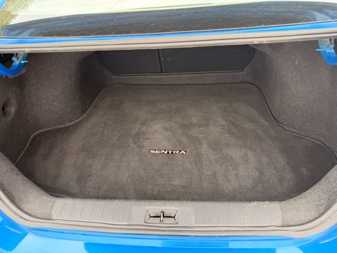 Used 2024 Nissan Sentra SV FWD image 9