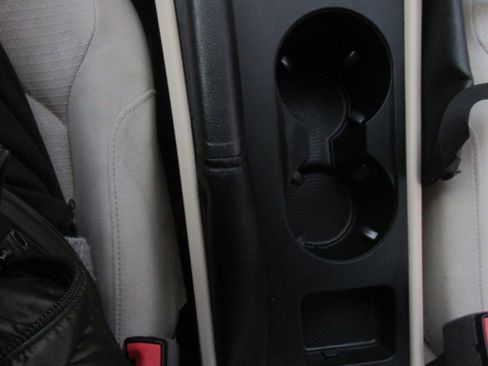 Used 2017 Volkswagen Passat 1.8T S image 39