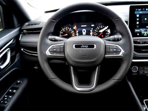 New 2026 Jeep Compass Latitude image 21