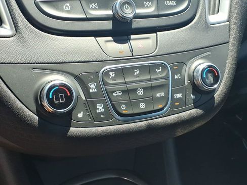Used 2025 Chevrolet Malibu LT FWD image 7