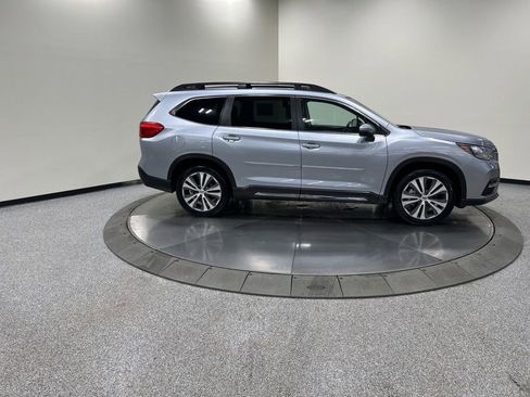 Used 2022 Subaru Ascent Limited w/ Technology Package image 5