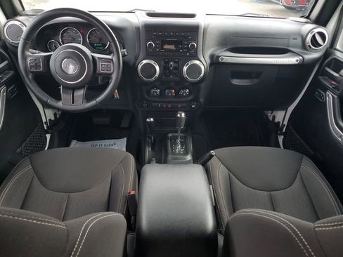 Certified 2017 Jeep Wrangler Unlimited Sahara w/ Connectivity Group AWD/4WD image 14