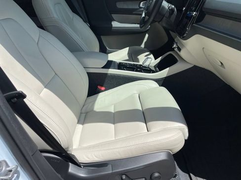 Used 2024 Volvo XC40 B5 Plus w/ Protection Package Premier AWD/4WD image 27