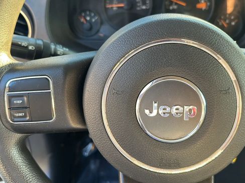 Used 2015 Jeep Patriot Sport image 31