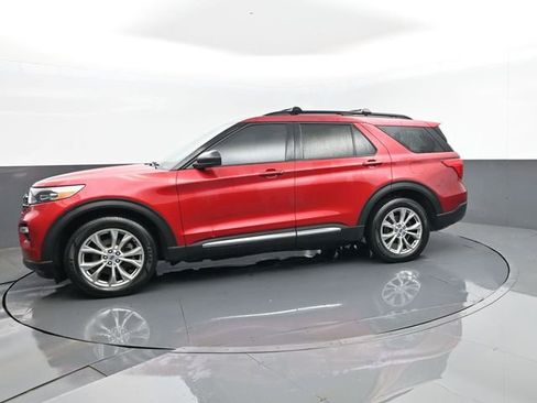 Used 2020 Ford Explorer XLT w/ Equipment Group 202A AWD/4WD image 5