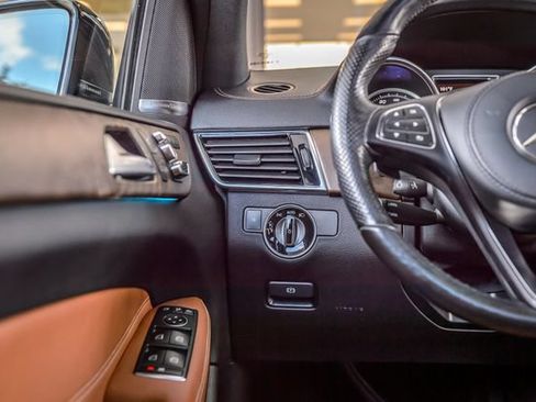 Used 2018 Mercedes-Benz GLS 550 4MATIC w/ Offroad Package image 29