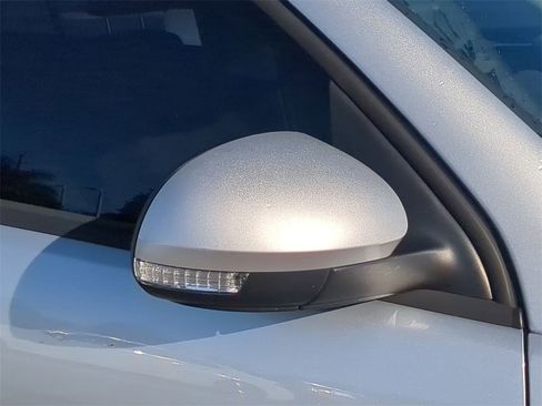 Used 2017 Volkswagen Tiguan Limited w/ Premium Package image 13