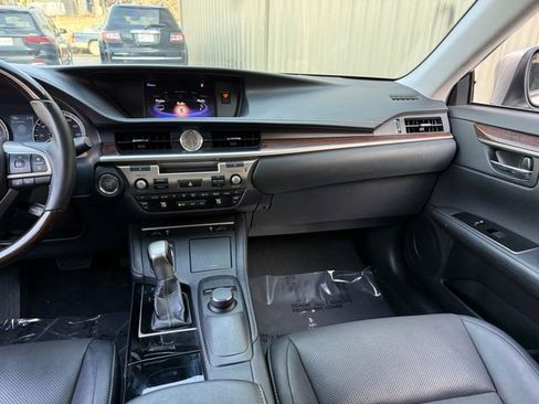 Used 2017 Lexus ES 350 w/ Premium Package image 16