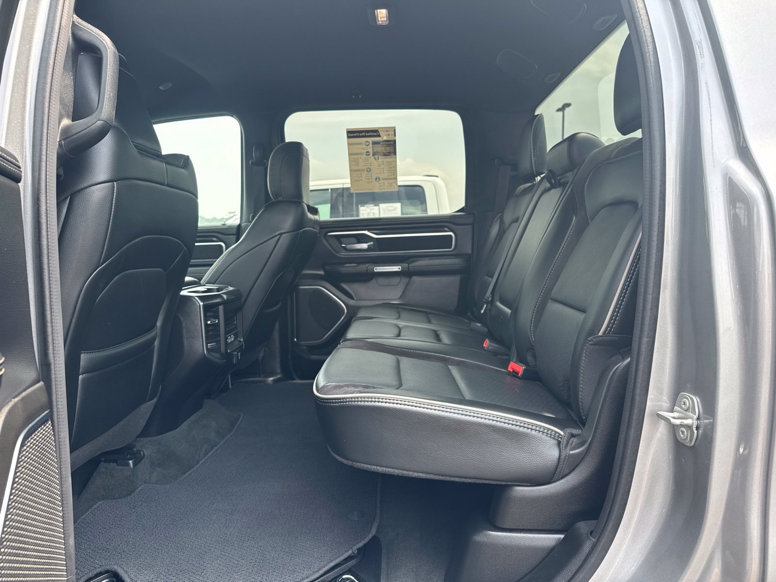 Used 2024 RAM 1500 Laramie AWD/4WD image 18