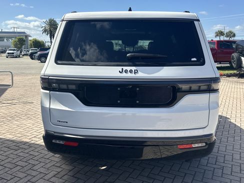 New 2026 Jeep Grand Wagoneer Limited AWD/4WD image 7