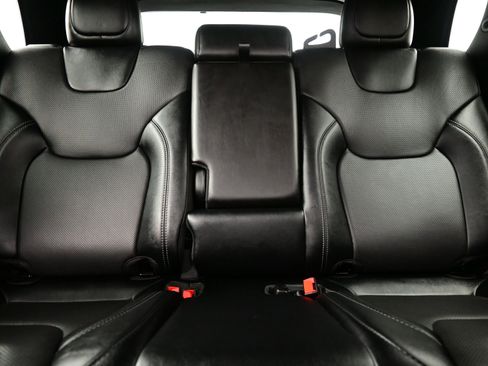 Used 2022 Jeep Cherokee Limited image 17